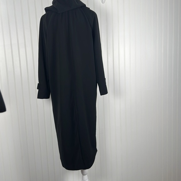 Gallery | long hood | black trench coat - Picture 6 of 16